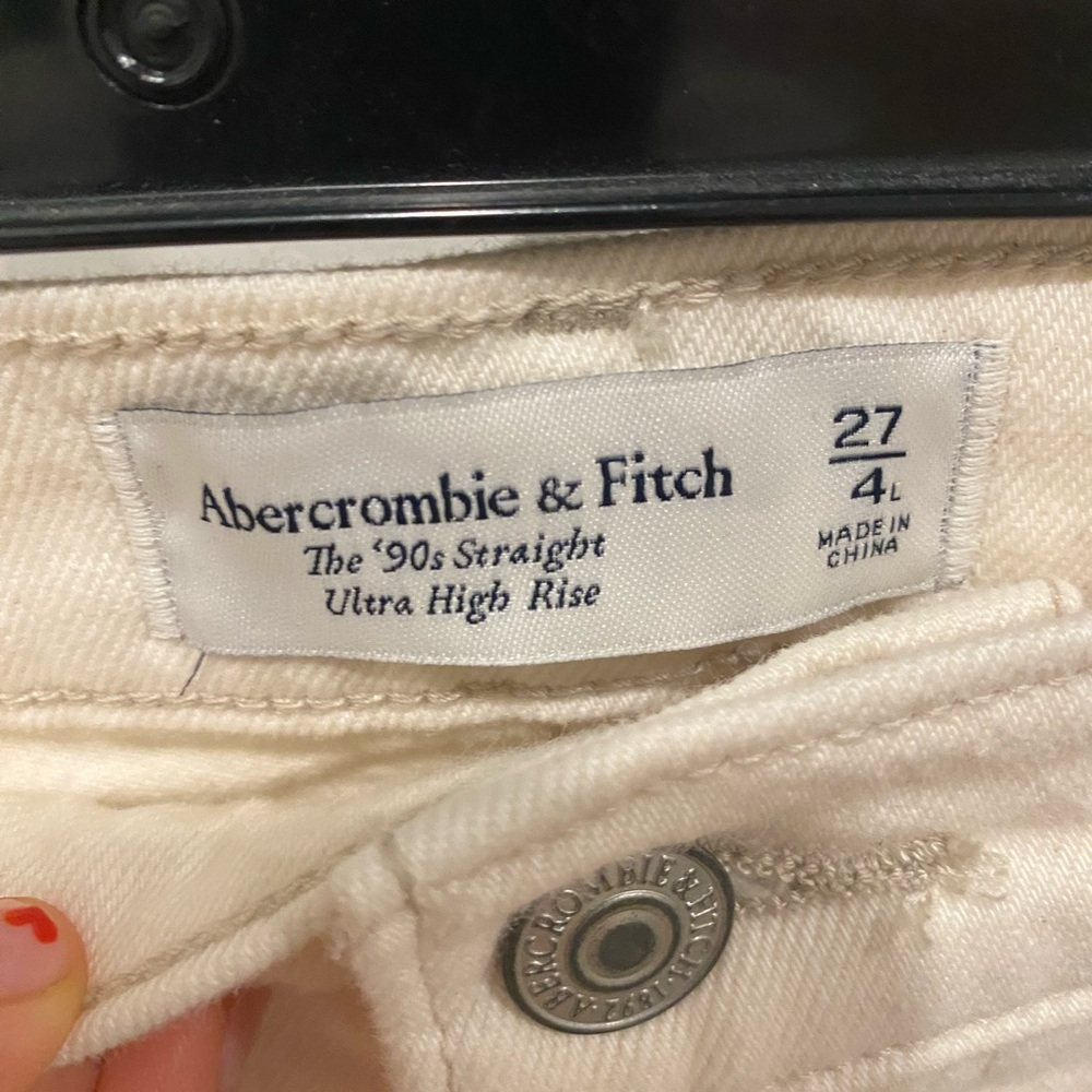ABERCROMBIE CREAM 90s HIGH RISE WITH LEG SLIT